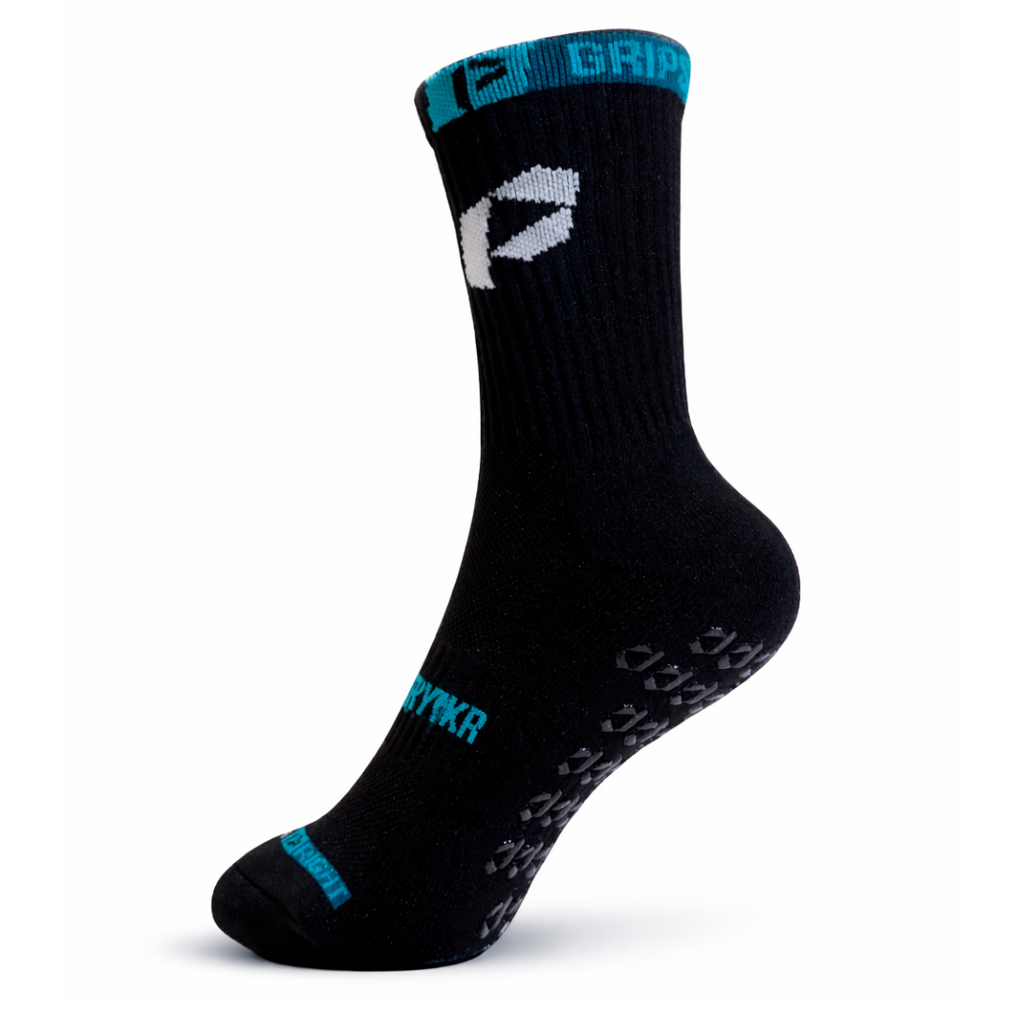 Playmkr Grip Sock Black – svart gripstrumpa med anti-slip grepp